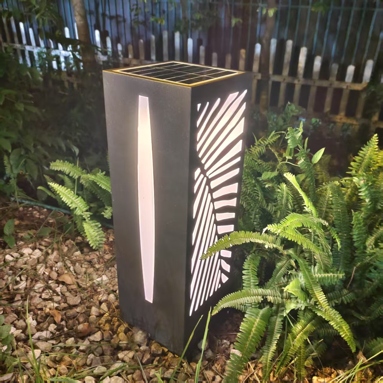 户外太阳能草坪灯