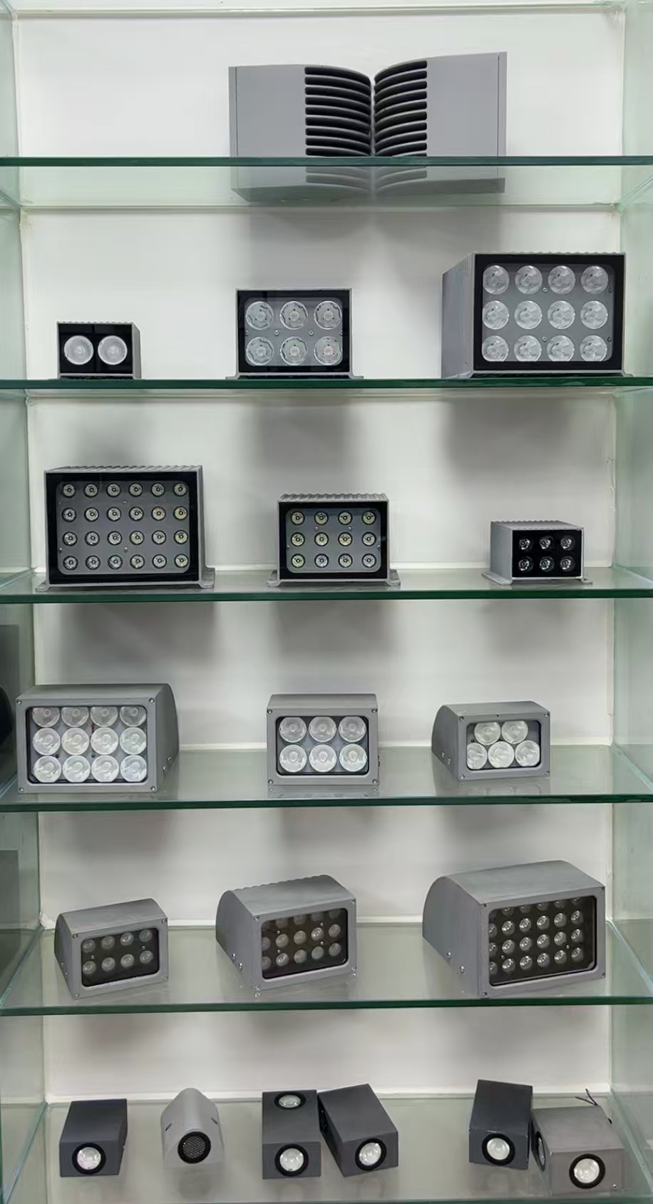 户外射灯 射树灯 小射灯 抱树灯 瓦楞灯