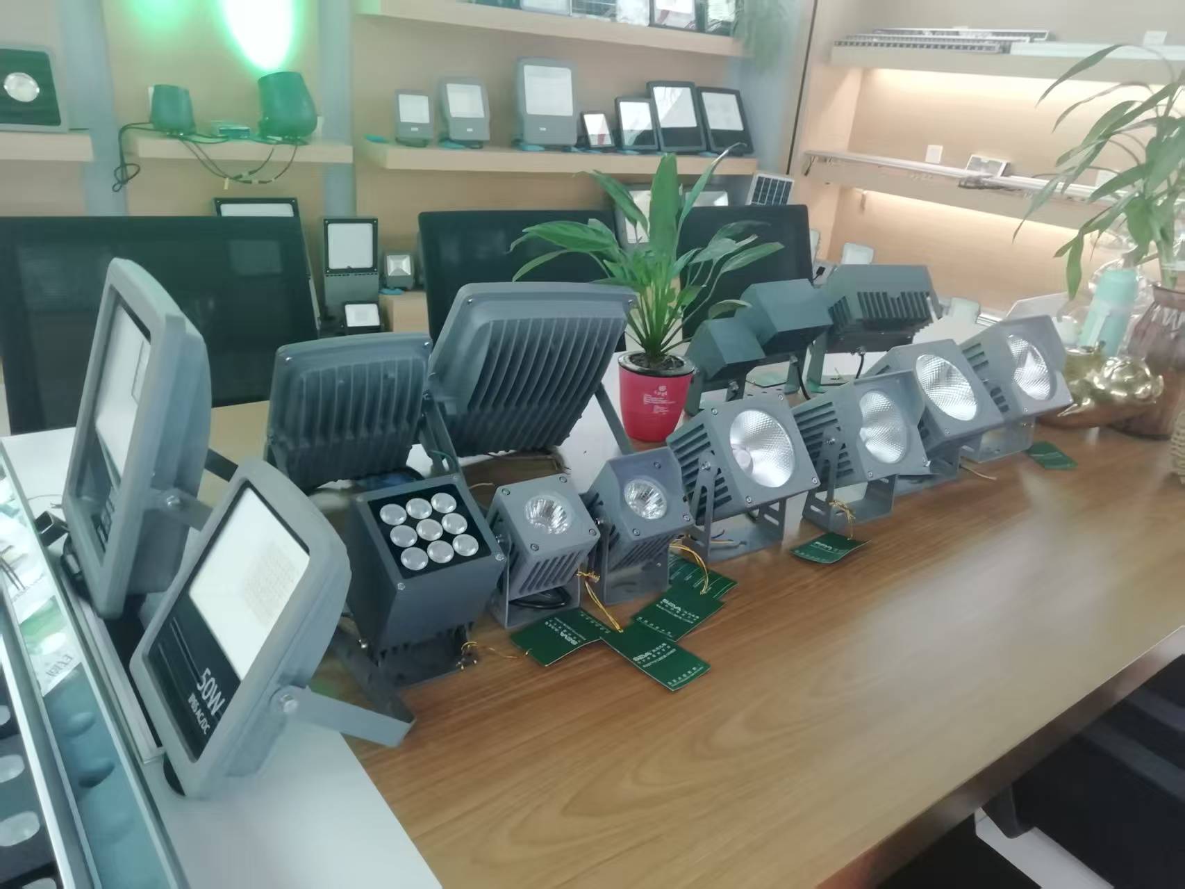 户外射灯 射树灯 小射灯 抱树灯 瓦楞灯