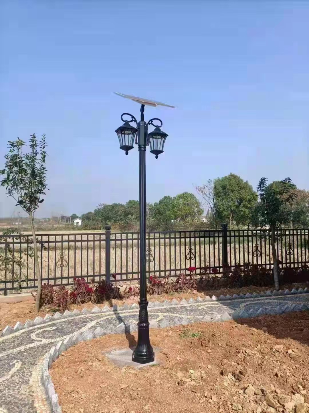 户外太阳能庭院灯，LED庭院灯，欧式户外太阳能庭院灯