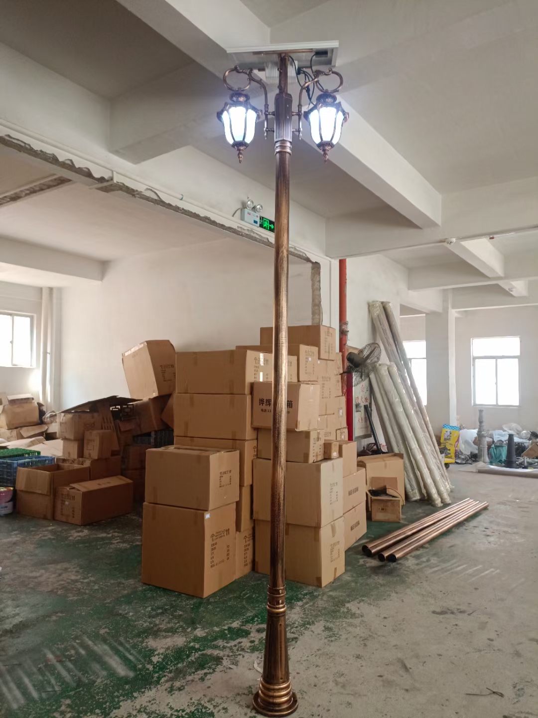 户外太阳能庭院灯，LED庭院灯，欧式户外太阳能庭院灯