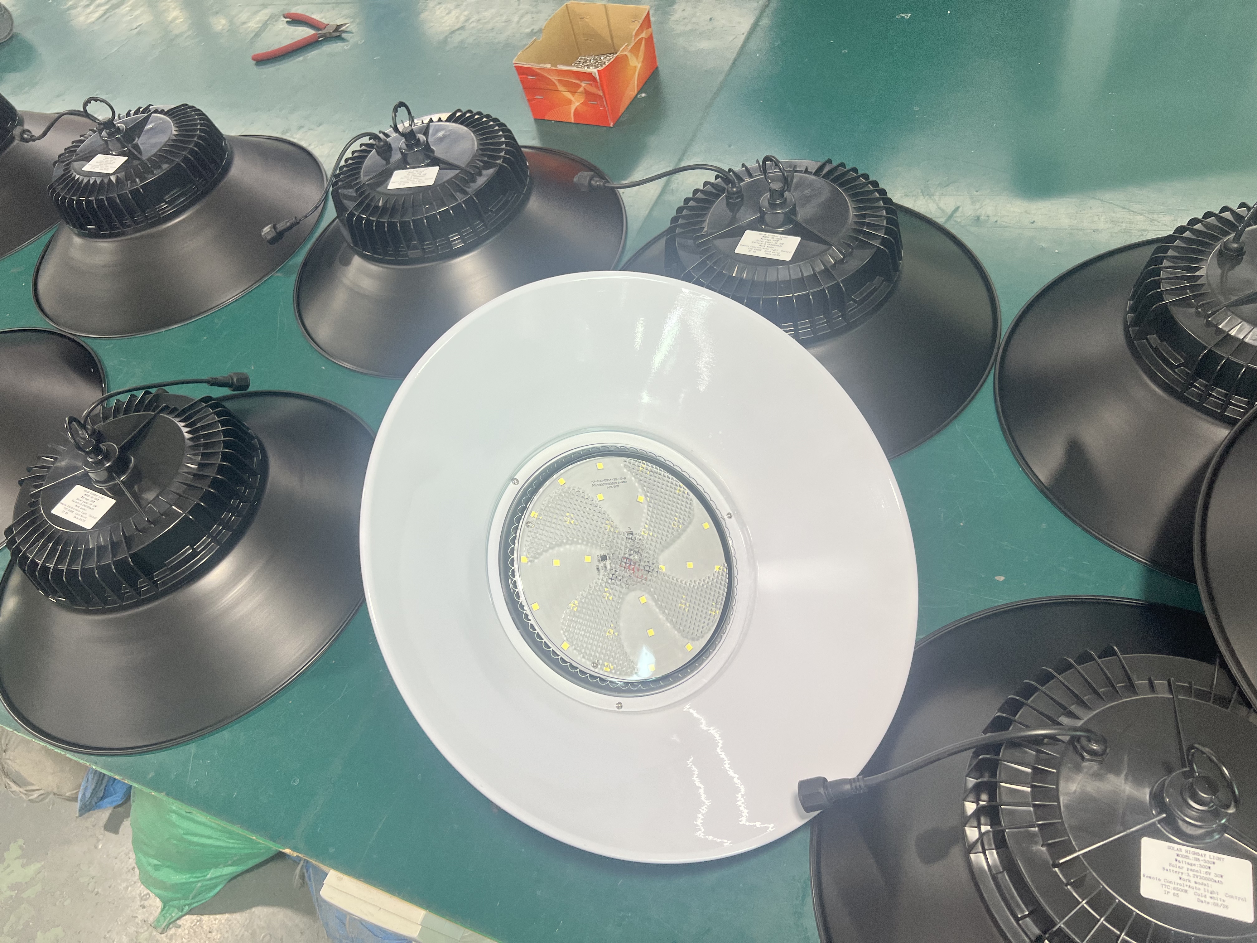 太阳能工矿灯 太阳能飞碟灯 