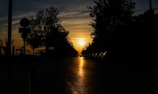 Buyer's Guide to Solar Street Lights for Parking Lots: Key Features and Selection Tips